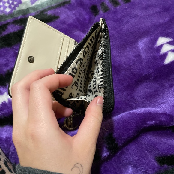 Juicy Couture Black Wallet with Logo Window - Picture 4 of 4